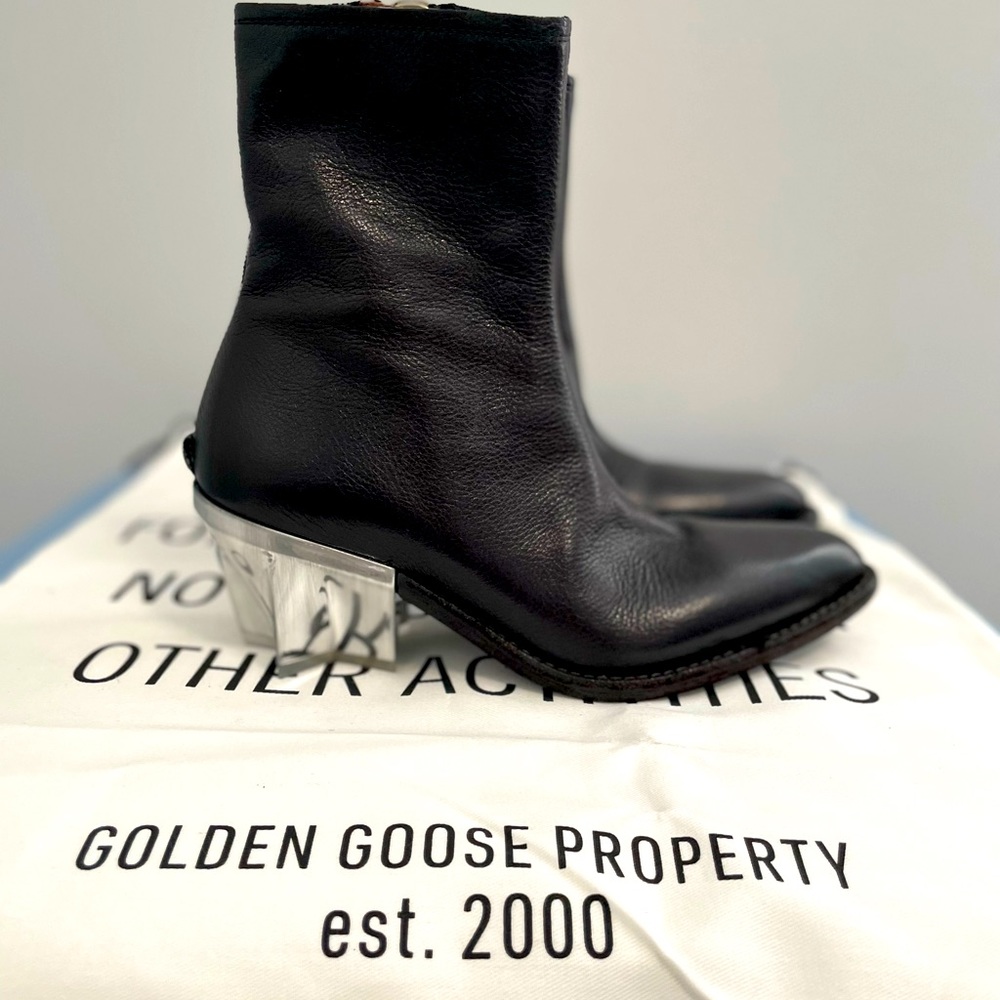 ⭐️Brand New! Golden Goose leather star boots.⭐️